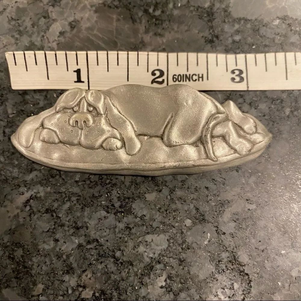 JJ Sleeping Dog Pin Large